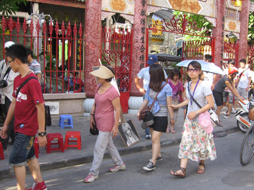Khách Nhật tới Hội An